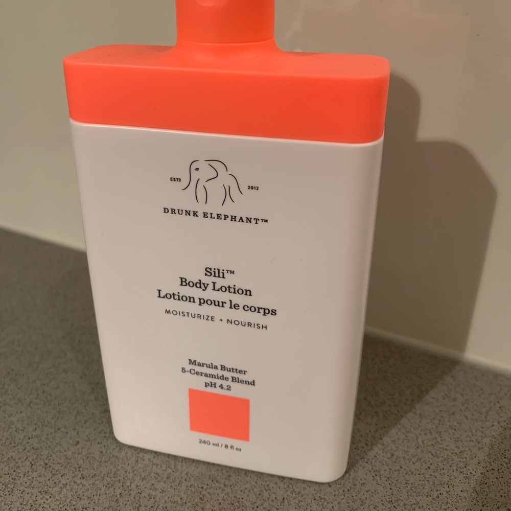 New 💥 Sephora Drunk Elephant Sili Body Lotion